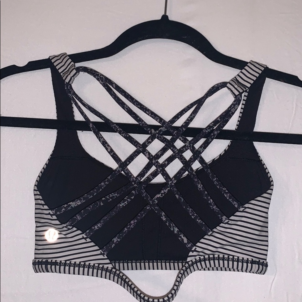 Lululemon sports bra